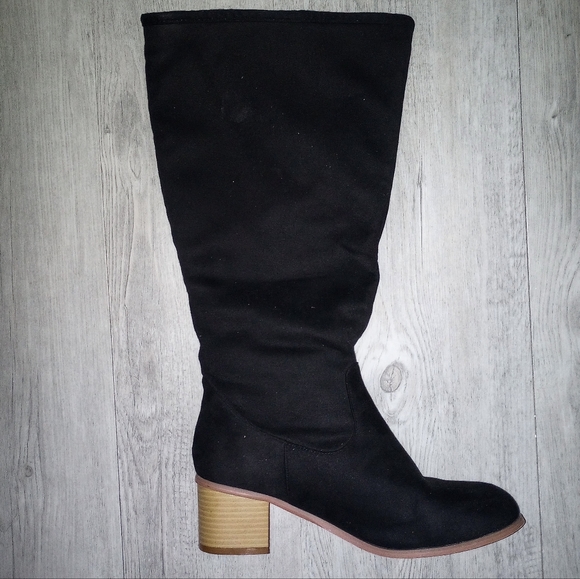 Journee Collection Wide Calf 'Sanora' Boot - Picture 2 of 8